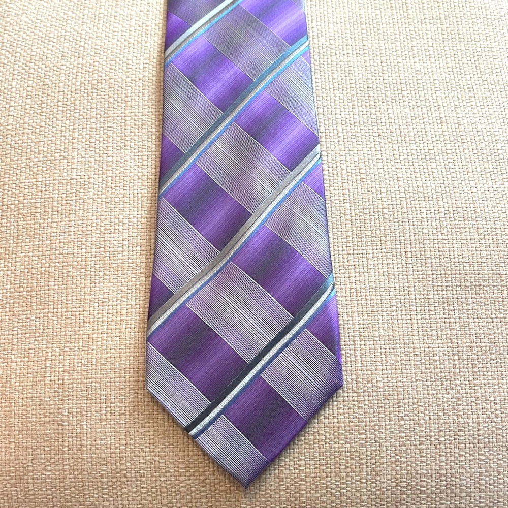Kenneth Cole Reaction Silk Tie